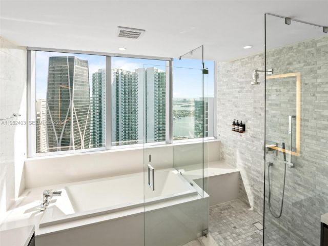 Apartment for rent  Unit #4801 - photo 7487940