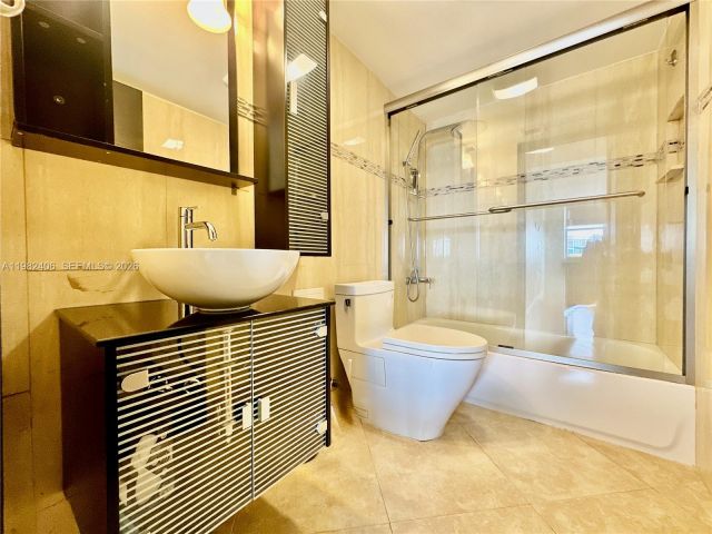 Apartment for rent  Unit #401 - photo 7501851