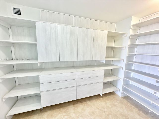 Apartment for rent  Unit #401 - photo 7501852