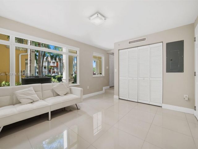 Home for rent at 2729 NE 184th Ln 2729 - photo 7476339