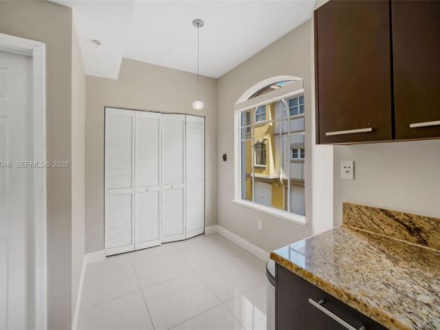 Home for rent at 2729 NE 184th Ln 2729 - photo 7476346