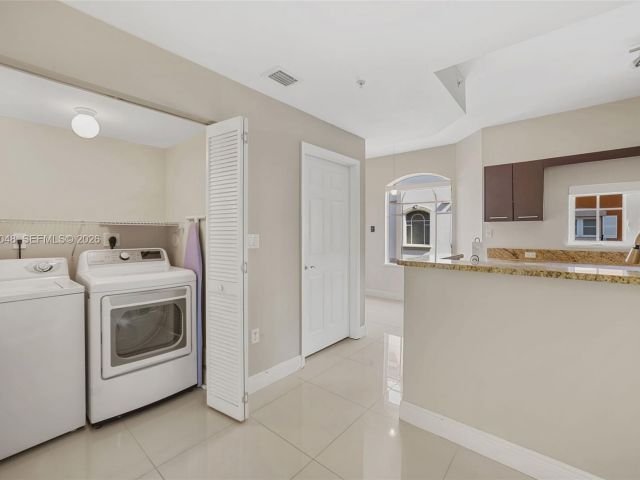 Home for rent at 2729 NE 184th Ln 2729 - photo 7476349