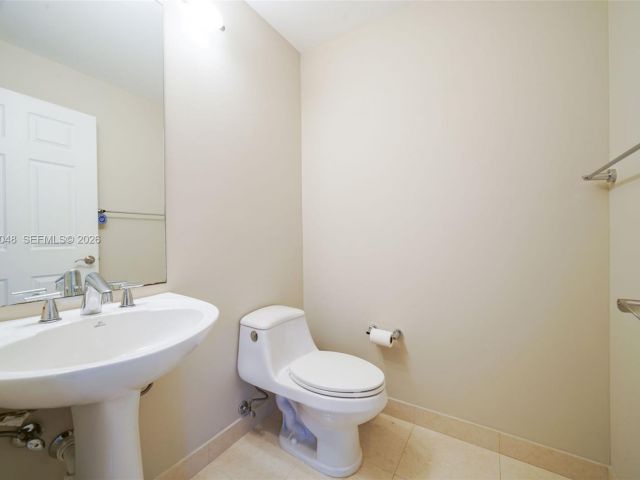 Home for rent at 2729 NE 184th Ln 2729 - photo 7476355