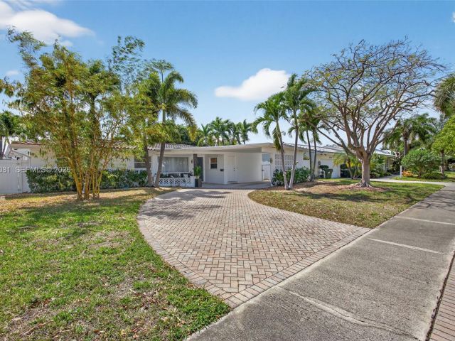 Home for sale at 2136 NE 56th Pl - photo 7481888