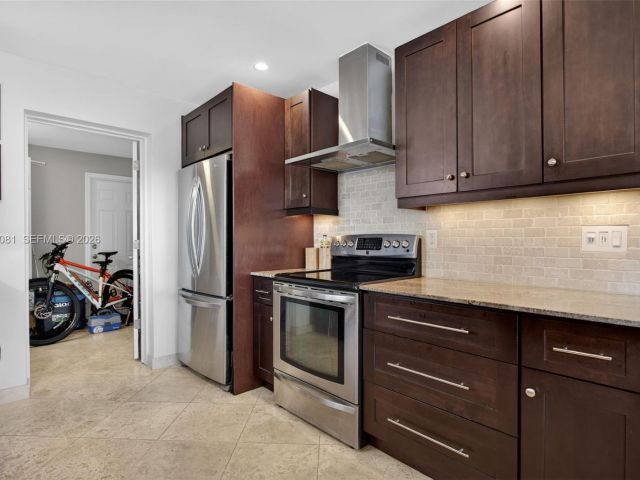 Home for sale at 2136 NE 56th Pl - photo 7481900