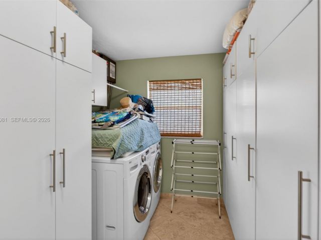 Home for sale at 2136 NE 56th Pl - photo 7481901