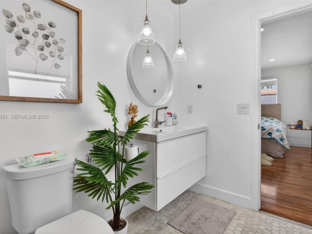 Home for sale at 2136 NE 56th Pl - photo 7481904