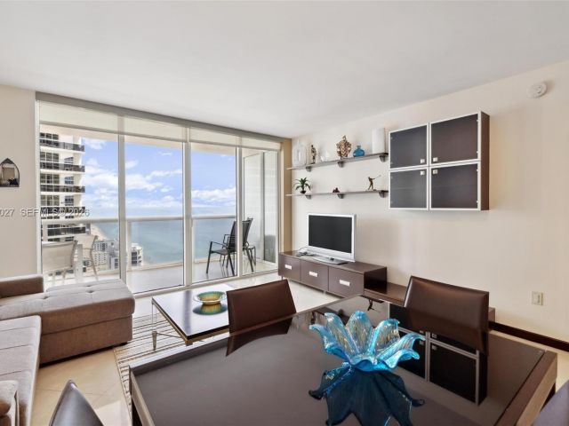 Apartment for rent  Unit #3909 - photo 7499335