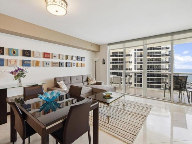 Apartment for rent  Unit #3909 - photo 7499336