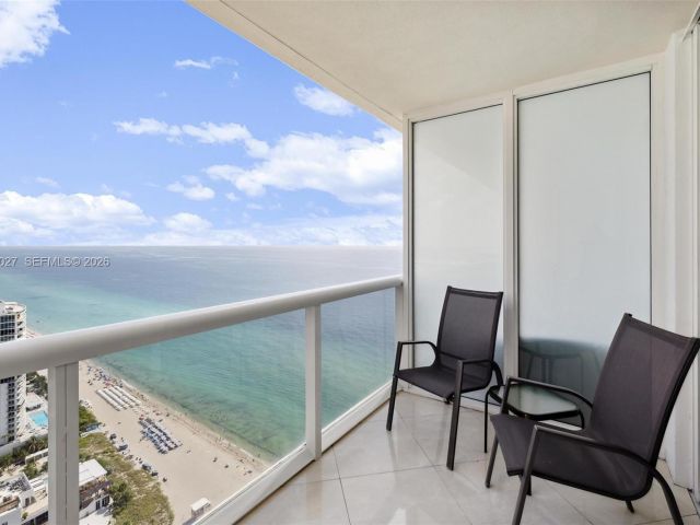 Apartment for rent  Unit #3909 - photo 7499346