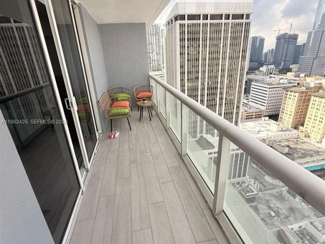 condo for rent in Miami - 50 Biscayne Blvd 2903 - MondialRealty