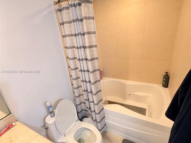 condo for rent in Miami - 50 Biscayne Blvd 2903 - MondialRealty