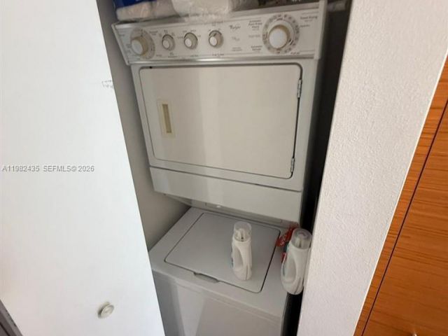 condo for rent in Miami - 50 Biscayne Blvd 2903 - MondialRealty