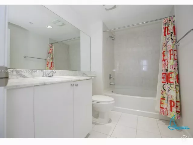 2-bedroom condo for sale in Aventura - 18800 NE 29th Ave 512 - MondialRealty