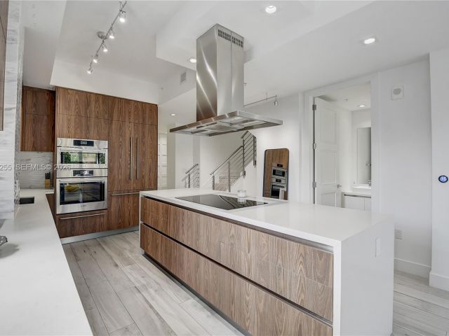 Home for rent at 155 E Boca Raton Rd TH1 - photo 7453223