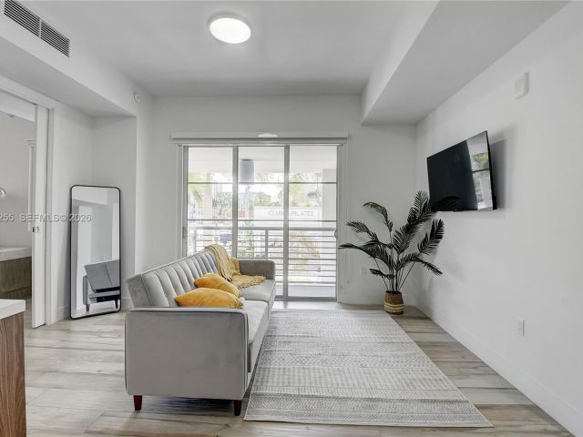 Home for rent at 155 E Boca Raton Rd TH1 - photo 7453234