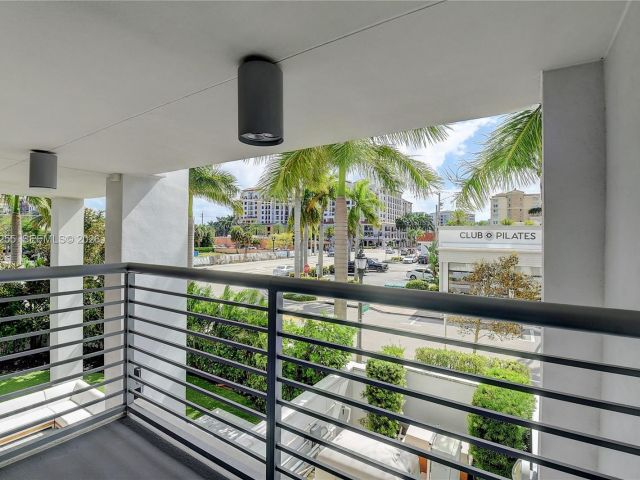 Home for rent at 155 E Boca Raton Rd TH1 - photo 7453235