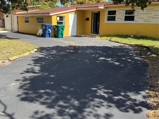 Home for rent at 18811 NW 24th Ave 0 - photo 7479852