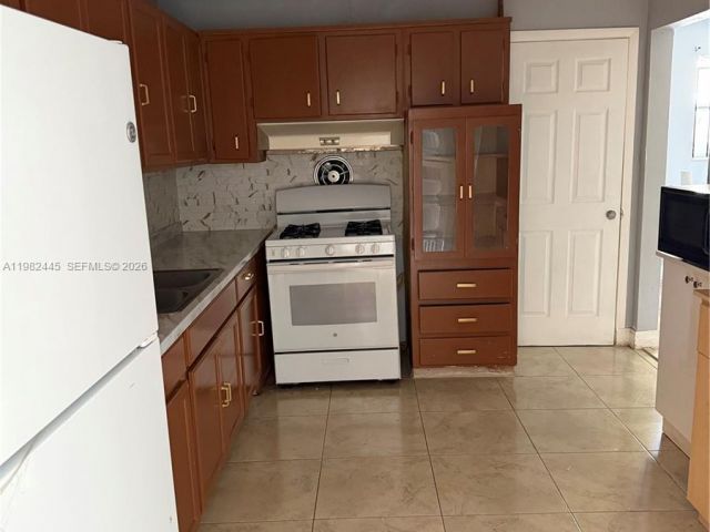 Home for rent at 18811 NW 24th Ave 0 - photo 7479857