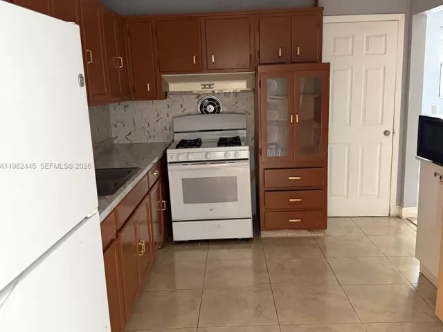 4-bedroom home for rent in Miami Gardens - 18811 NW 24th Ave 0 - MondialRealty