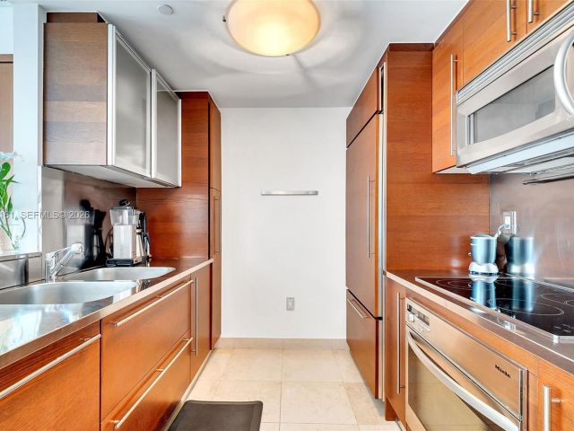 Apartment for rent  Unit #3208 - photo 7508817