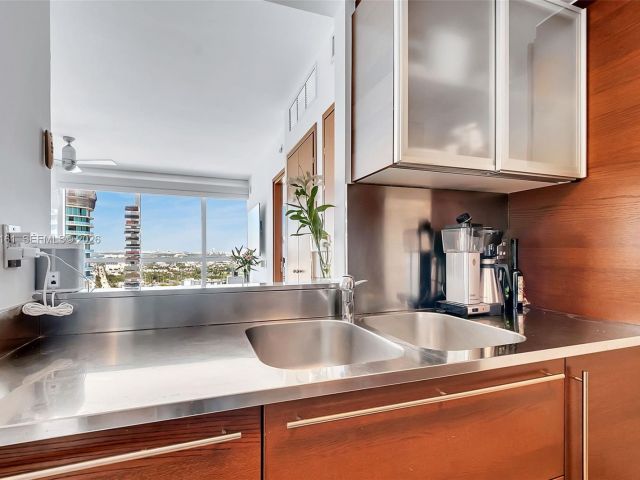 Apartment for rent  Unit #3208 - photo 7508818