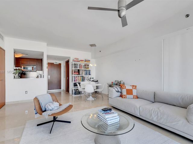 Apartment for rent  Unit #3208 - photo 7508820