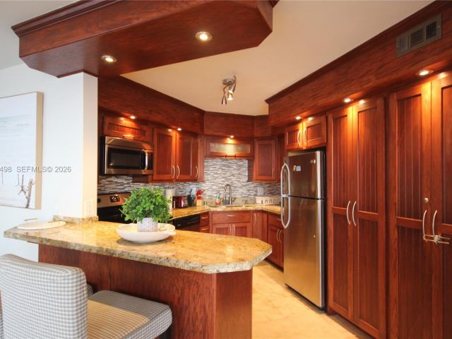 Apartment for rent  Unit #1004 - photo 7504626