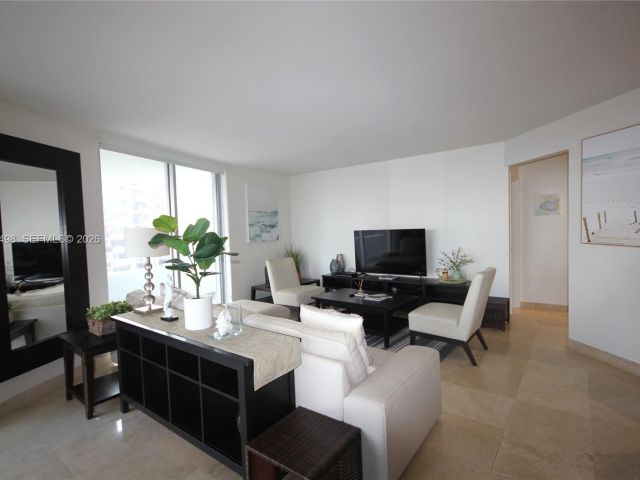 Apartment for rent  Unit #1004 - photo 7504631