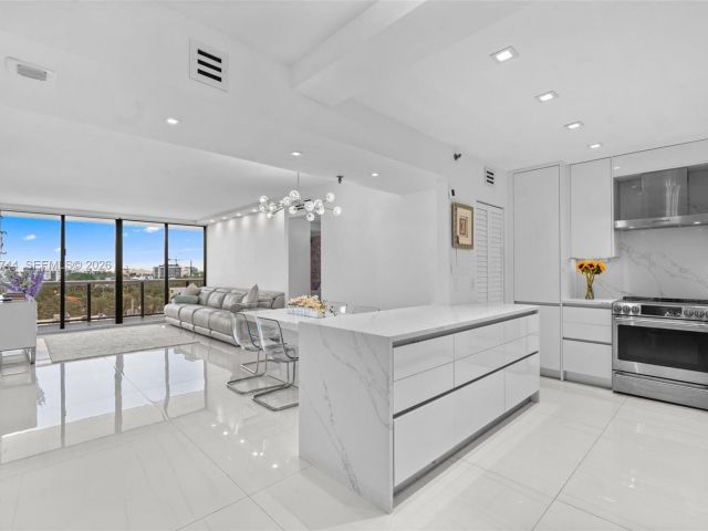 Apartment for sale  Unit #703 - photo 7506967