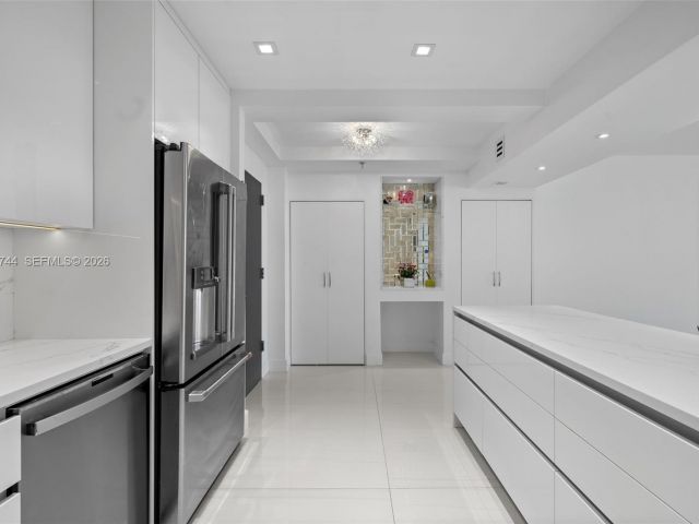 Apartment for sale  Unit #703 - photo 7506977