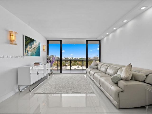 Apartment for sale  Unit #703 - photo 7506980