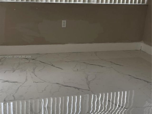 Home for rent at 881 NE 156 TER. - photo 7480787