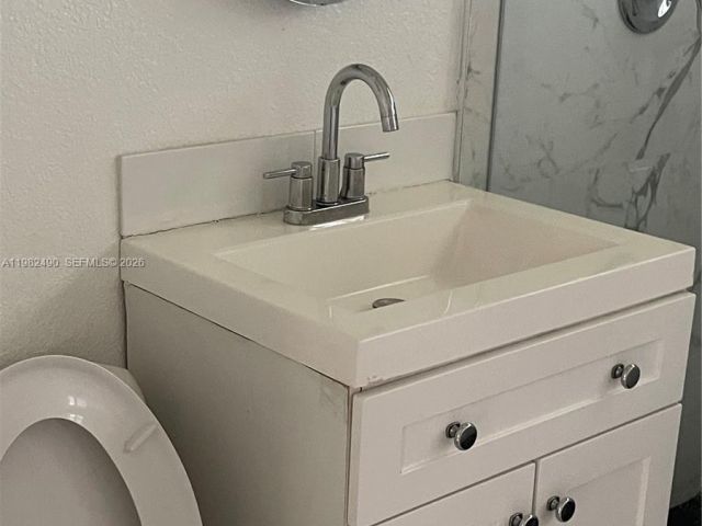 Home for rent at 881 NE 156 TER. - photo 7480789