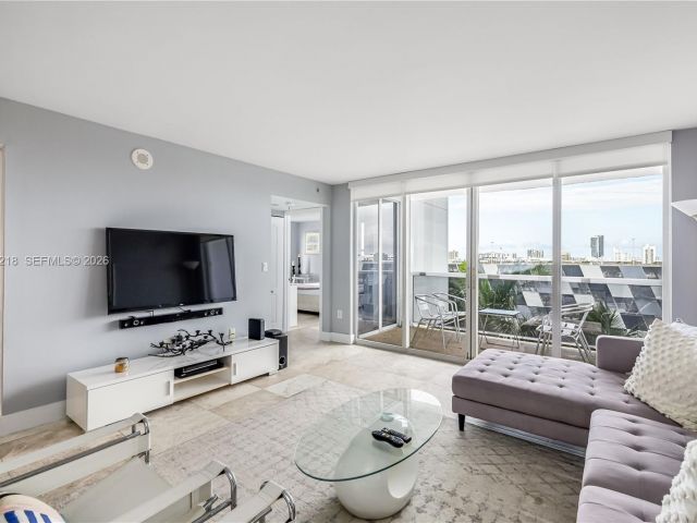 Apartment for rent  Unit #715 - photo 7510749