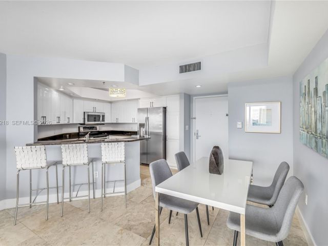 Apartment for rent  Unit #715 - photo 7510753