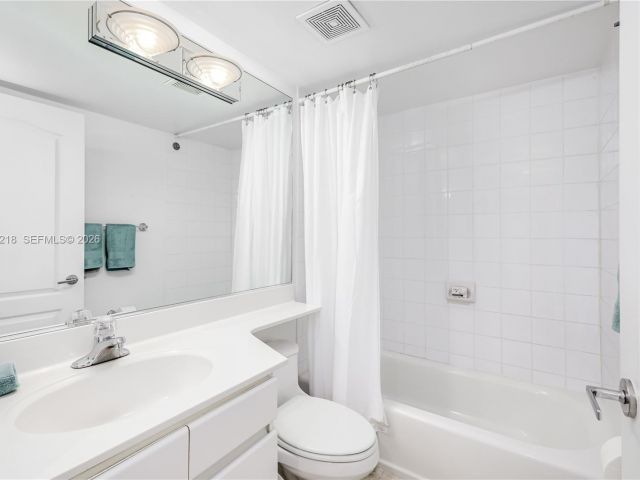 Apartment for rent  Unit #715 - photo 7510755