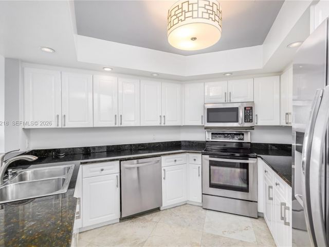 Apartment for rent  Unit #715 - photo 7510759