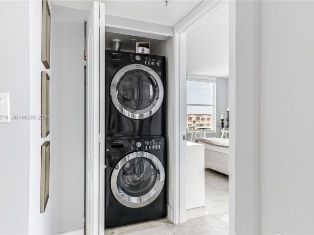 Apartment for rent  Unit #715 - photo 7510762