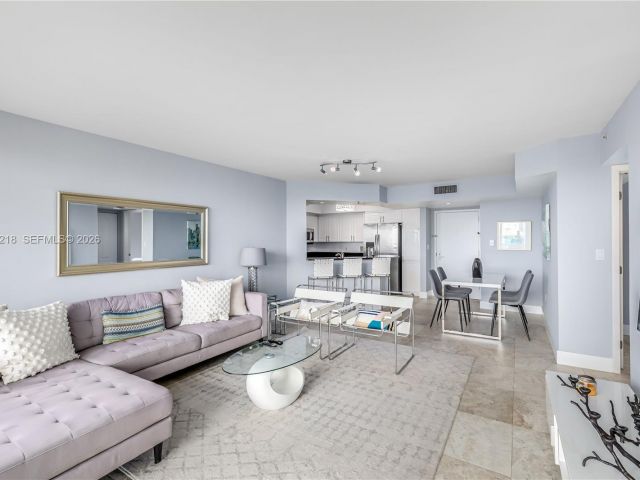 Apartment for rent  Unit #715 - photo 7510763