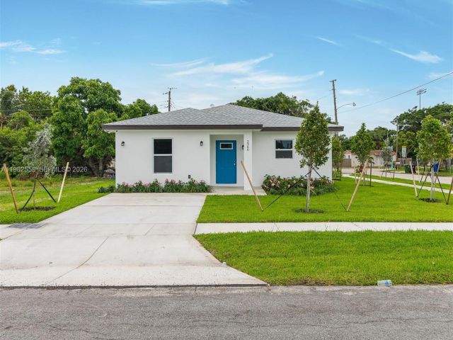 3-bedroom home for rent in Fort Lauderdale - 2360 NW 14th St 0 - MondialRealty