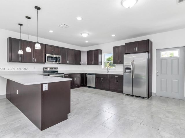 3-bedroom home for rent in Fort Lauderdale - 2360 NW 14th St 0 - MondialRealty