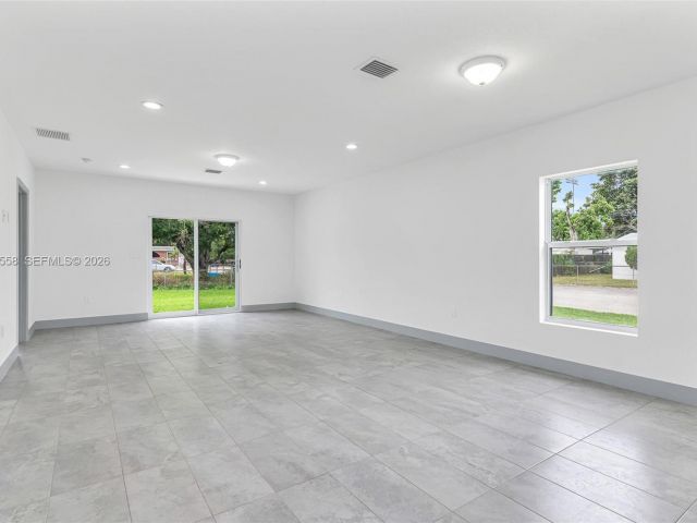 3-bedroom home for rent in Fort Lauderdale - 2360 NW 14th St 0 - MondialRealty