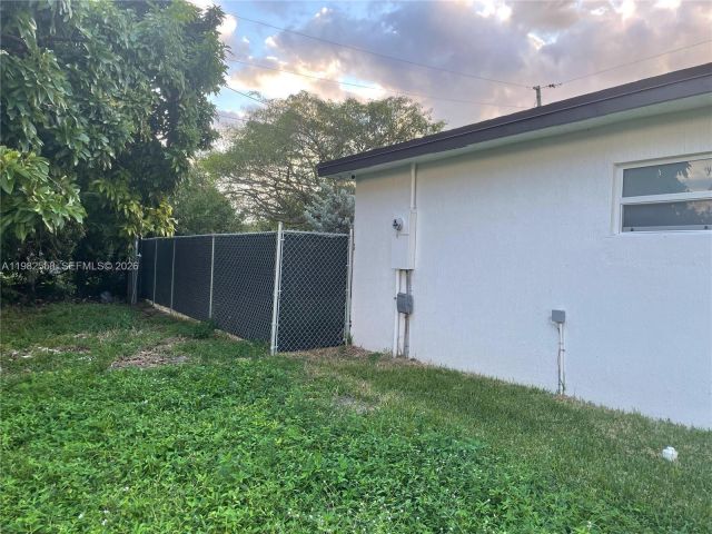 3-bedroom home for rent in Fort Lauderdale - 2360 NW 14th St 0 - MondialRealty