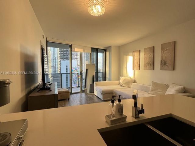 Apartment for rent  Unit #1903 - photo 7452529