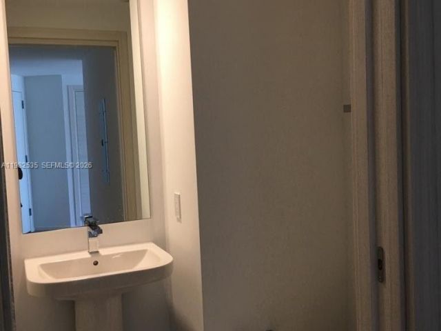 Apartment for rent  Unit #1903 - photo 7452537