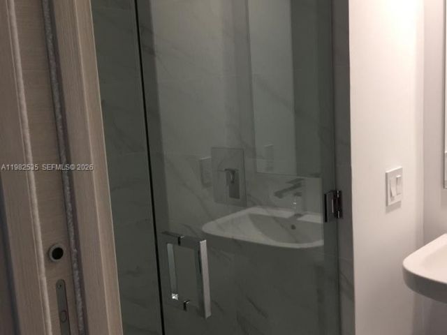 Apartment for rent  Unit #1903 - photo 7452538