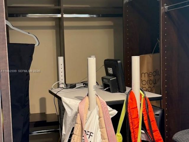 Apartment for rent  Unit #3407 - photo 7496507