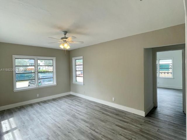 Home for rent at 820 SE 12th St 1 - photo 7482569