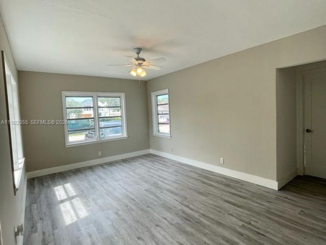 Home for rent at 820 SE 12th St 1 - photo 7482573